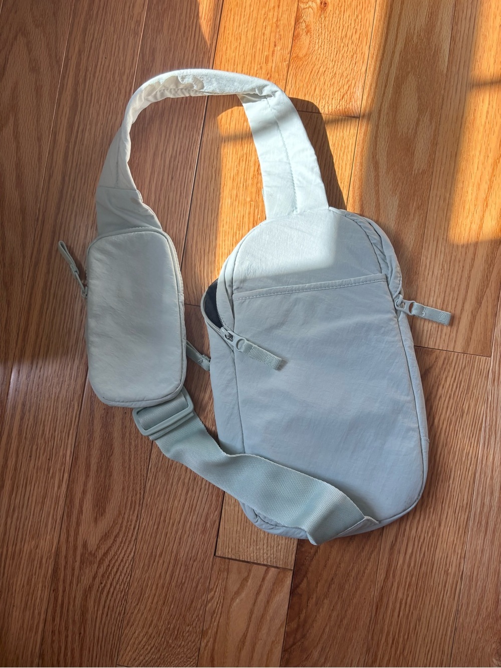 FLX crossbody Mint Green Bag With Multifunction Compartment - Picture 4 of 4